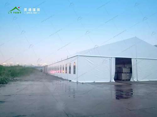 靈通篷房為企業(yè)搭建臨時(shí)倉儲(chǔ)篷房